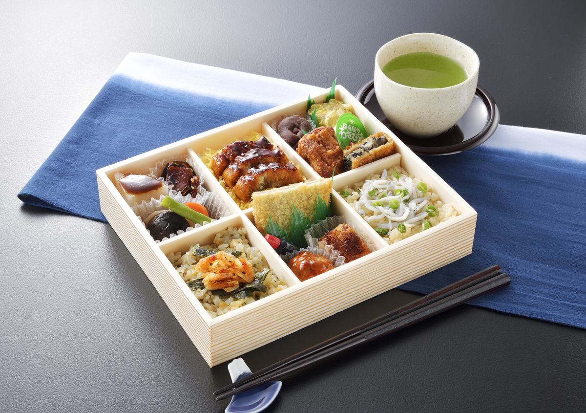 仕出し弁当の盛り合わせ