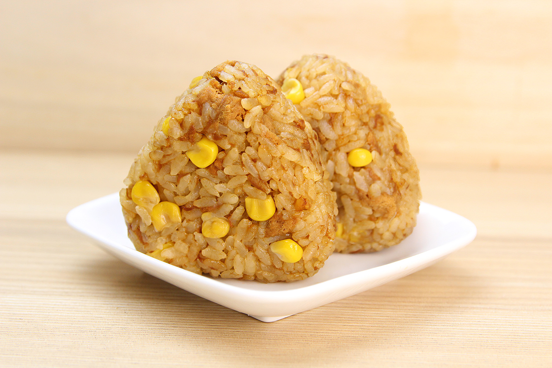 和風シーチキンとコーンの旨味炊き込みむすび